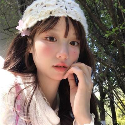 怪兽与女孩海报